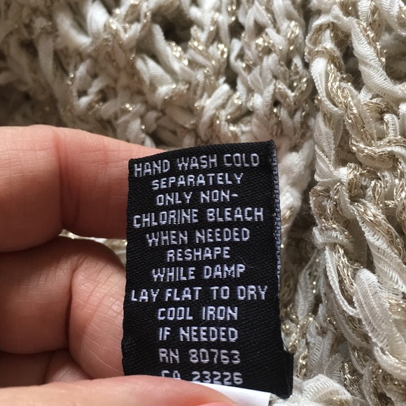 Small Lightweight Sweater - Picture 4 of 4